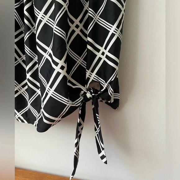 Swim 365 Black & White Tankini Top with Side Tie | Size 22W - Picture 3 of 6